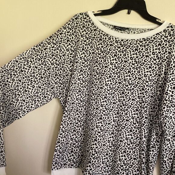 SHEIN white leopard long sleeve top large - Picture 3 of 5